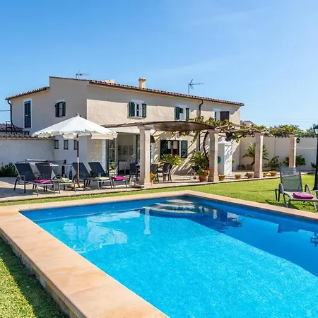 Villa Sleeps 6 With Pool Air Con And Wifi