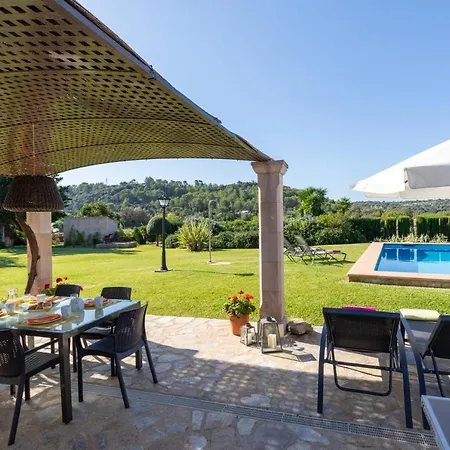 Sleeps 6 With Pool Air Con And Wifi
