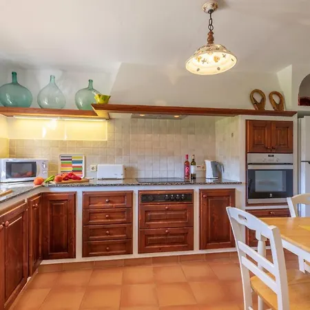 Sleeps 6 With Pool Air Con And Wifi Villa *