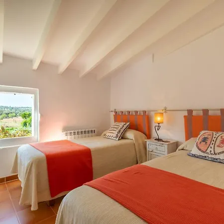 Villa Sleeps 6 With Pool Air Con And Wifi