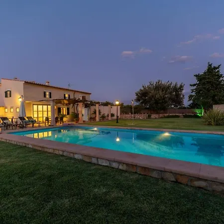 Villa Sleeps 6 With Pool Air Con And Wifi *