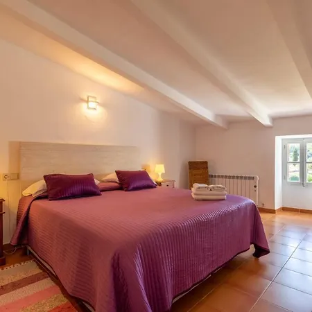 Villa Sleeps 6 With Pool Air Con And Wifi